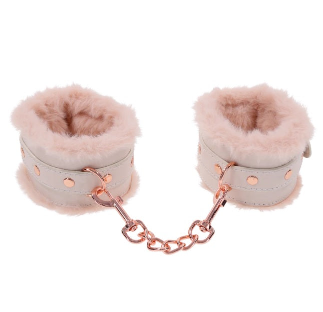 Sportsheets Sex & Mischief Peaches 'n CreaMe Fur Handcuffs