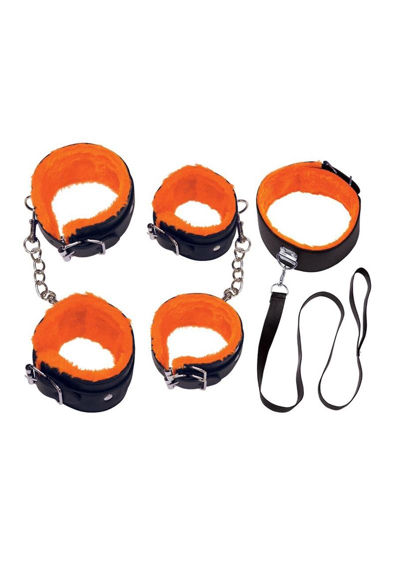 Orange Is The New Black, Kit #1 Restrain Yourself